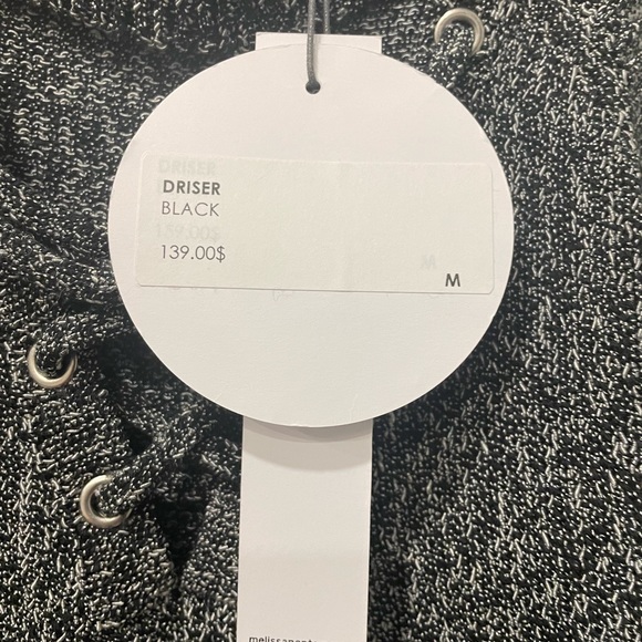 Interesting knitted top. - Picture 5 of 5